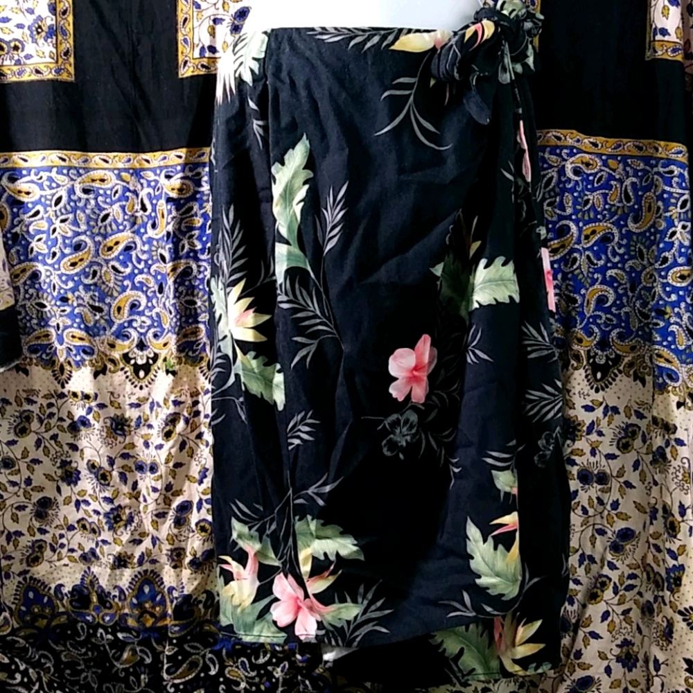 Plus Size Tropical Wrap